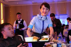 国内飞机餐大比拼，川航很丰盛，深航很土豪，江西的一言难尽图片