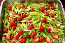 广东大一新生，晒食堂黑暗料理走红，网友：一个比一个离谱图片