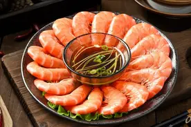 水煮大虾，冷水下锅是大忌，广东人教你做法，鲜美无比，香嫩不柴图片