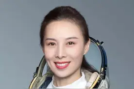 在轨超100天！航天员王亚平的“五彩战衣”也是绝绝子！图片