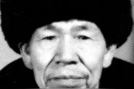 抗日英雄肖万世，半生戎马，立下10个一等功，战友：他有两副面孔图片