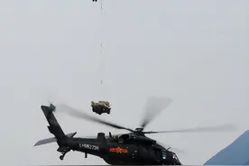 直升机超级机动，太帅了图片