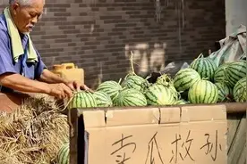 病魔无情，人间有爱。七旬大爷卖瓜救孙事件折射出的社会温情图片