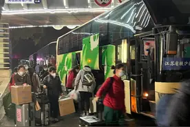 上海今日打硬仗！数万人紧急驰援，解放军也来了图片