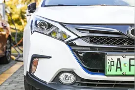 第一批电车已经过了8年质保期，看到换电池的费用，还愿意买吗图片