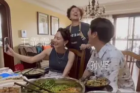 36岁女星带男星回老家！家宴朴实，作风接地气，父母农村建房养老图片