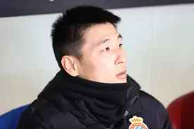 武磊夏窗回归上海海港图片