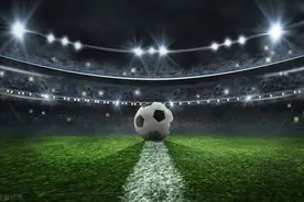 足球教练员怎么分配团队收入图片