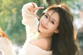 拍照动作集合：20个拍照姿势，掌握起来，拍照上镜又好看图片