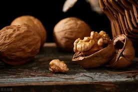 曾15元一斤的核桃，如今却沦落到1元一斤都卖不掉！丨欧界图片