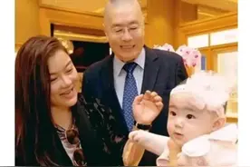 一出生就含着金钥匙的贝贝收到爸爸2600万的礼物图片