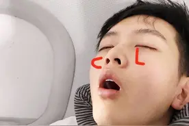 孩子张嘴睡觉把嘴粘住就行？“封口贴”有前提，不能随便用图片