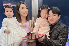 笑不活！王祖蓝晒一家四口合照为老婆庆生，圈错李亚男名字太尴尬图片