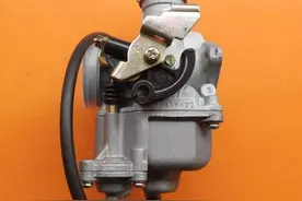 电喷摩托车已经普及，到底和化油器版摩托车有哪些不同？图片