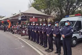 岳麓公安春节坚守岗位，全力护航景区平安图片