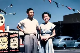 “甩周杰伦几十万条街”的诗人：穆旦图片