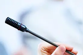 豪华改装 “连枪”加油 公电私充，警惕“车轮腐败”新问题图片