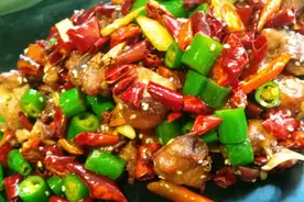 一天大便3次，却被确诊为肠癌，这5种大便异常需要特别注意图片