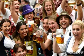 解读：为什么5块钱一瓶的工业啤酒很清淡，却仍然卖得很旺？图片