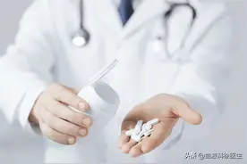 长期吃阿托伐他汀和阿司匹林，出现3种情况及时停药，别心存侥幸图片