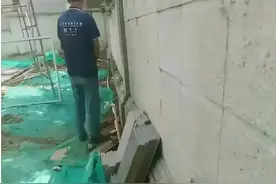 张口就来？男子撒尿被女子看见，被索赔3060，女子：这我老家习俗图片