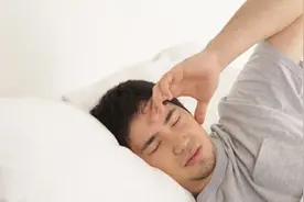 为什么睡觉总在半夜醒来或许有这4种情况，早知早受益图片