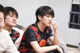 阿水超越UZI？LOL各段位最受欢迎选手图火了，看到Theshy后，真实图片