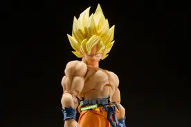 万代推出SHF《龙珠Z》超级赛亚人孙悟空 -传说中的超级赛亚人-人偶图片