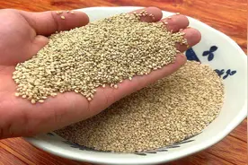 吃芝麻好处多，可选择黑芝麻还是白芝麻？哪种营养最高？图片