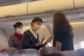 不满空乘只说中文，日本女子泼妇骂街，导致航班延误40分钟！图片