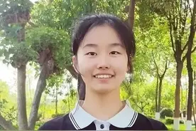 高考712分！女生查完分就睡觉引热议：如此笃定的人，必能成大事图片