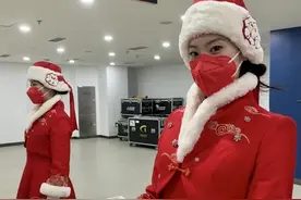 每个转弯都是直角，看冬奥会颁奖礼上的潍坊女孩图片