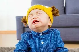 1岁宝宝脾气大，爱哭闹，大脑要“背锅”图片