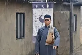 人的面相会暴露了本性，心眼多、爱算计的人往往有5大面部特征图片