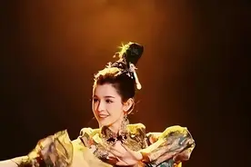 哈妮克孜陷蜡烛门！一舞成名惹争议 玉女形象崩塌 背后真相曝光图片