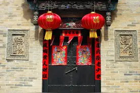 俗语：房前不栽肿头树，屋后不挖树绕井，为啥？分别指的是什么？图片