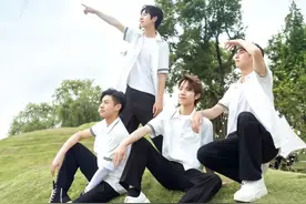 清纯女嘉宾知三当三，谈恋爱叫价十万！拿什么拯救频塌房的恋综？图片