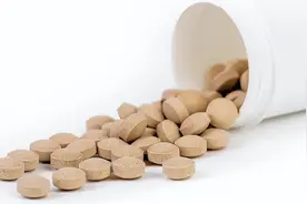 “止咳药”甘草片效果好，为什么被限制购买了？危害你可能不了解图片