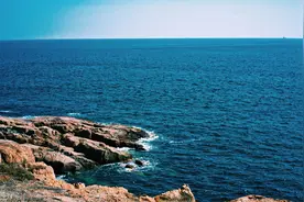 想要撒娇的男性的7种行为图片