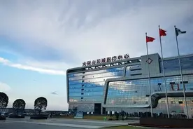 医院里的夜是最漫长的图片