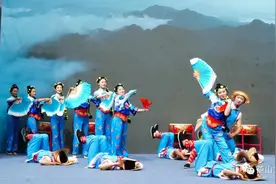 玩转芦山·游|千秋姜城 金风送爽——金丝楠水街开街啦图片