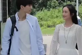 牵手像掰手腕，吻戏亲摄影机，王俊凯拍感情戏比两个弟弟还纯情图片