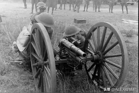 一战中的美军：1个步兵连250人，1排58人，分工很细但火力很弱图片