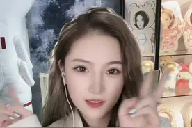 网红与榜一大哥恋爱被甩！哭诉对方长得丑，曾给她刷2万元礼物图片