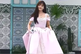 又是红毯！单依纯似大佬，刘雨昕翻版李宇春，邓紫棋鞋子是败笔图片