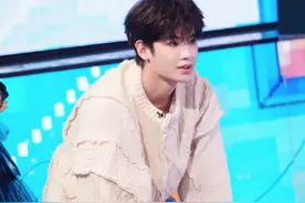 黄明昊参加《你好星期六》算是“衣锦还乡”，何炅把他“宠上天”图片