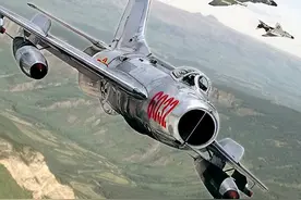 40架歼-6战斗机，7架出现问题，周总理的手都在发抖图片