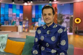 我法国人，17岁到北大读书，当演员、做主持，曾和韩雪搭档，很赞图片