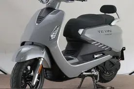 天鹰150水冷复古踏板首次曝光，外观新颖跨界，售价有望一万出头图片