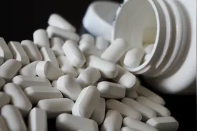 抗炎镇痛药布洛芬，是骨科腰腿痛的常用药，却常被人误解拒绝使用图片